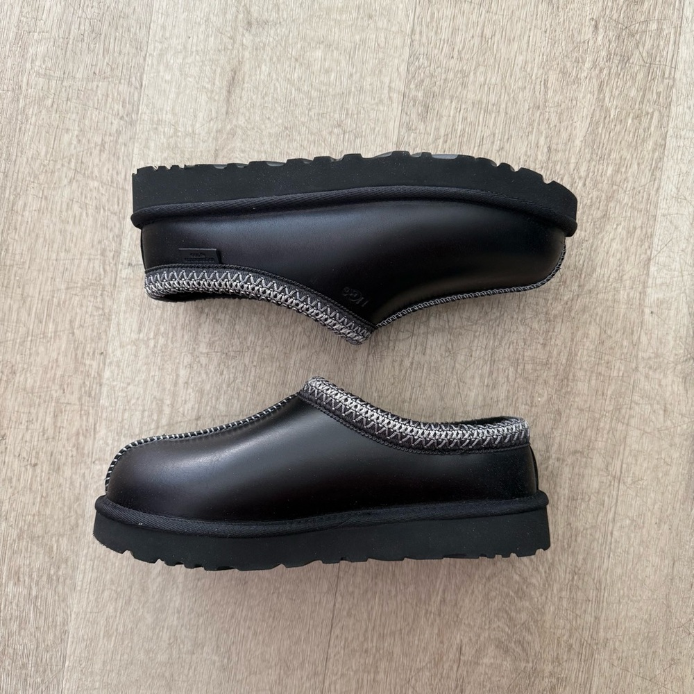 UGG Tasman Leather Regenerate Slipper ‘Black’ 1163890-BLK Size 8 women’s NEW